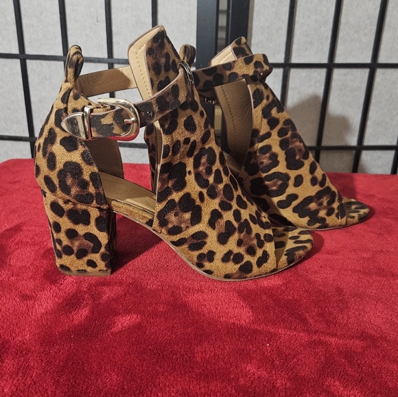 Brown Leopard peep toe booties by Lov Mark - Picture 6 of 6
